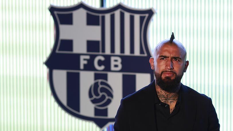 Arturo Vidal wird als Neuzugang beim FC Barcelona offiziell im Camp Nou vorgestellt.