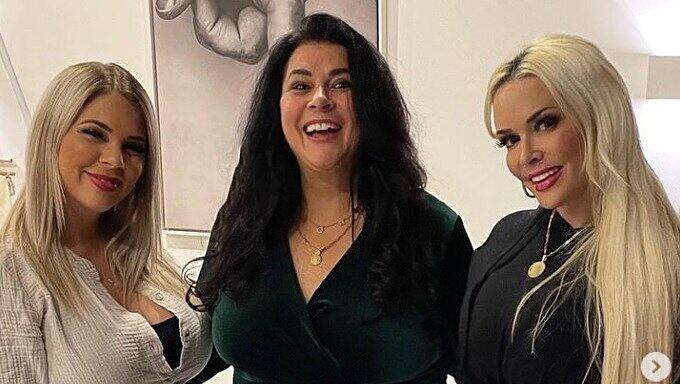 Iris Klein mit ihrem Promi-Töchtern Jenny Frankhauser (links) und Daniela Katzenberger (rechts).