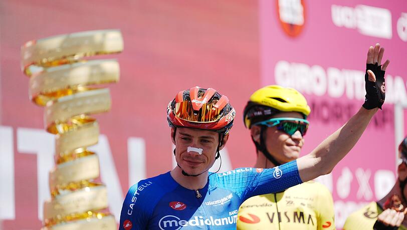 Jonas Vingegaard hat beim Giro d'Italia den Gesamtsieg im Blick. Jonas Vingegaard hat beim Giro d'Italia den Gesamtsieg im Blick.