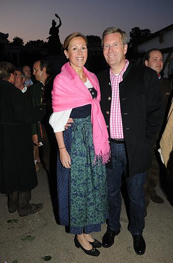 Christian Wulff und seine Frau Bettina feiern auf der Wiesn