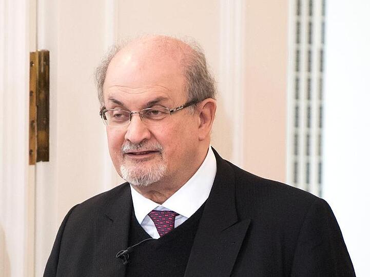 Salman Rushdie bei einer Diskussionsveranstaltung 2017 in Berlin.