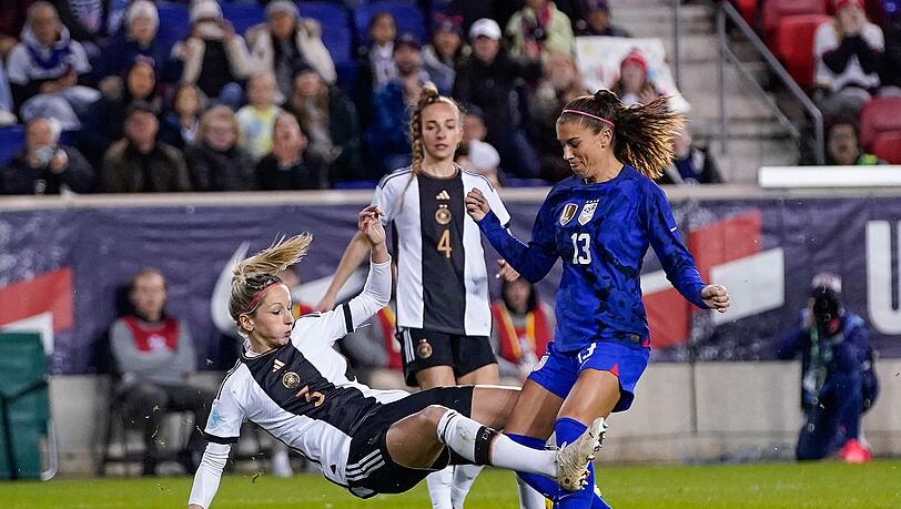 Kathrin Hendrich (3) musste sich mit den DFB-Frauen den USA geschlagen geben.