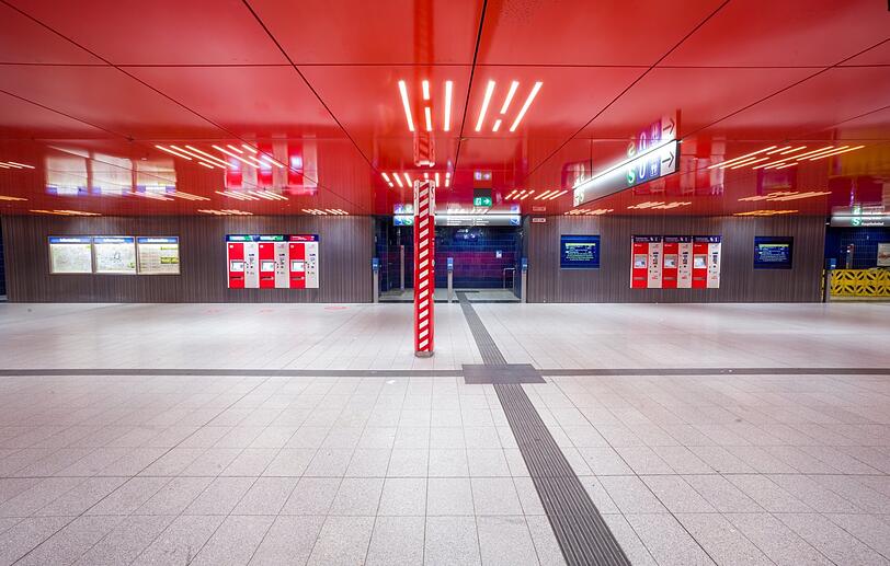 Der U- und S-Bahnhof unter dem Marienplatz, nach 21 Uhr ganz leer.