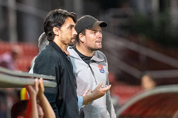 Die Löwen im Visier: Sportchef udn Kapitän Markus Schwabl (l.) und Trainer Marc Unterberger.