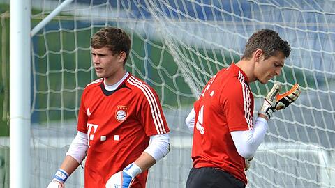 Thomas Kraft (l.) hat das Rennen um die Nummer 1 im Bayern-Tor gemacht. Hält er nicht das, was van Gaal sich verspricht, kann schnell wieder Jörg Butt im Tor stehen.