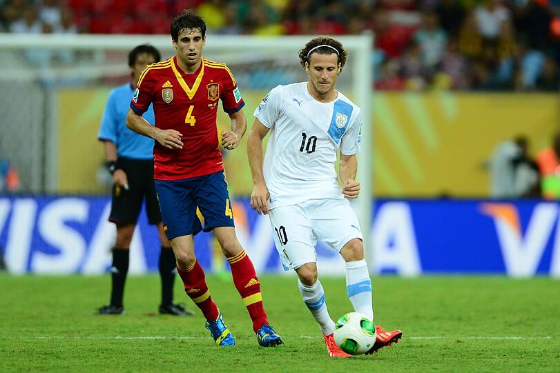Spanien gegen Uruguay im Confed Cup: Martinez gegen Diego Forlan