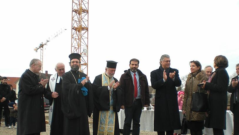 Griechische Würdenträger bei der Grundsteinlegung im Januar dieses Jahres. Griechische Würdenträger bei der Grundsteinlegung im Januar dieses Jahres.