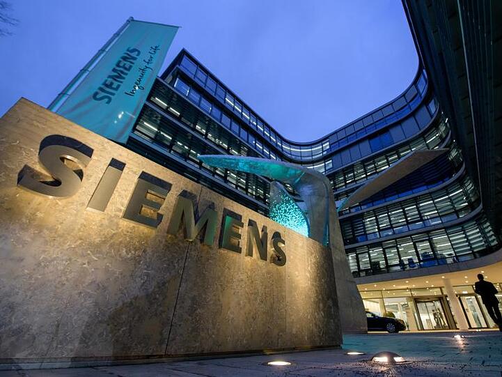 Die Zentrale der Siemens AG ist zu sehen. Foto: Matthias Balk/Archiv