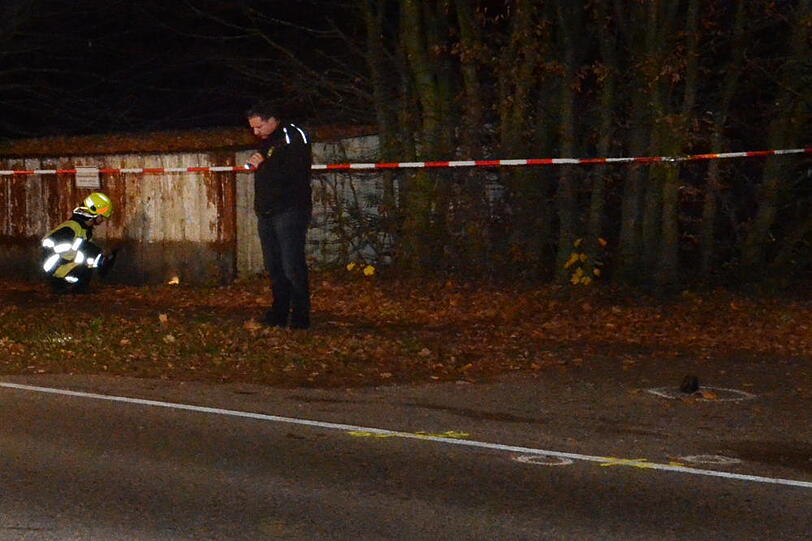 Verheerender Unfall mit Fahrerflucht in Waldkraiburg - die Bilder von der Unglücksstelle.