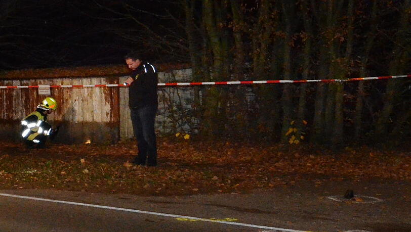 Verheerender Unfall mit Fahrerflucht in Waldkraiburg - die Bilder von der Unglücksstelle. Verheerender Unfall mit Fahrerflucht in Waldkraiburg - die Bilder von der Unglücksstelle.
