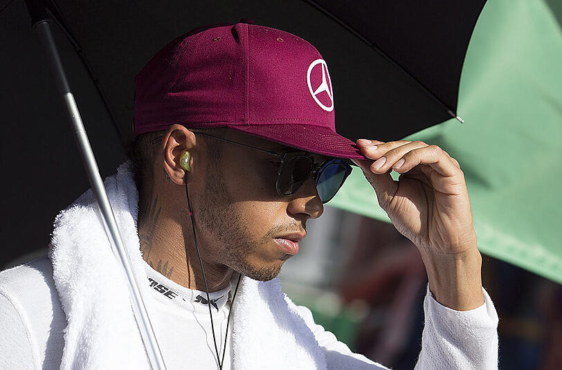 Schon am Donnerstag hatte Lewis Hamilton ein unnötiges Eigentor geschossen, als er großspurig verkündete, er habe sich kaum auf die neue Strecke vorbereitet.