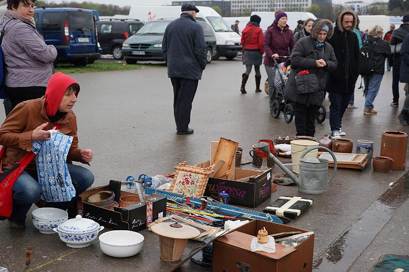 Flohmarkt auf der Theresienwiese: Die Bilder vom Riesenflohmarkt! - Ludwigsvorstadt - Abendzeitung München