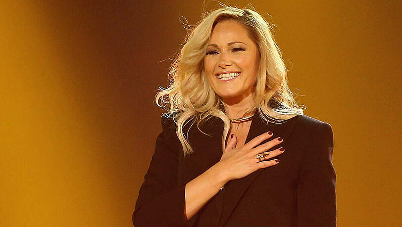 Hand aufs Herz: Helene Fischer wird den Flughafen Tegel vermissen Hand aufs Herz: Helene Fischer wird den Flughafen Tegel vermissen