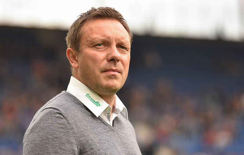 TSG 1899 Hoffenheim - SC Paderborn 07 am 25.10.2014 in Sinsheim (Baden-Württemberg) in der Rhein-Neckar-Arena. Paderborns Trainer Andre Breitenreiter steht im Stadion.