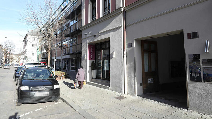 Im Hintergrund rechts: die Grundschule am Gärtnerplatz. Im Hintergrund rechts: die Grundschule am Gärtnerplatz.