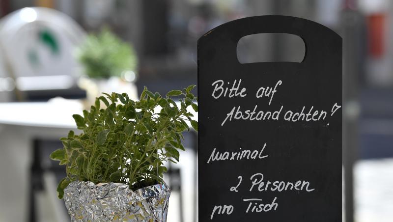 Nach wochenlangen Corona-Maßnahmen werden die Regeln für Restaurants und Cafés gelockert.