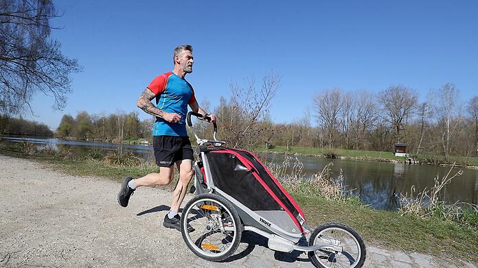 Knapp 300 Kilometer will Werner Achter rund um den Landkreis laufen.