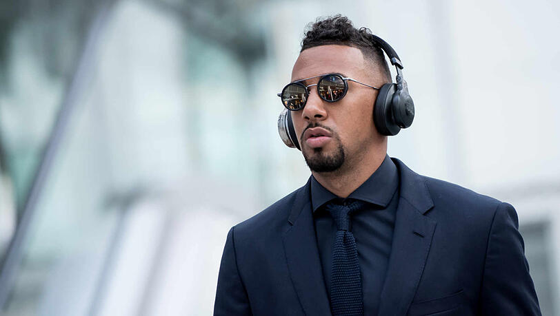 Die Agentur "Lian Sports" hat Boateng auf ihrem offziellen Instagram-Account als Neuzugang begrüßt. Die Agentur "Lian Sports" hat Boateng auf ihrem offziellen Instagram-Account als Neuzugang begrüßt.