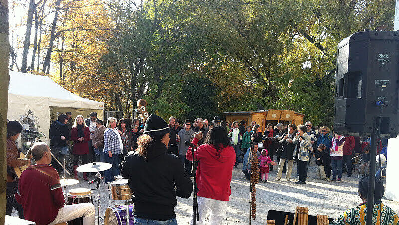 Beim Markt der Sinne auf der Praterinsel gibt es neben Handwerkskunst auch tolle Musikvorführungen. Beim Markt der Sinne auf der Praterinsel gibt es neben Handwerkskunst auch tolle Musikvorführungen.