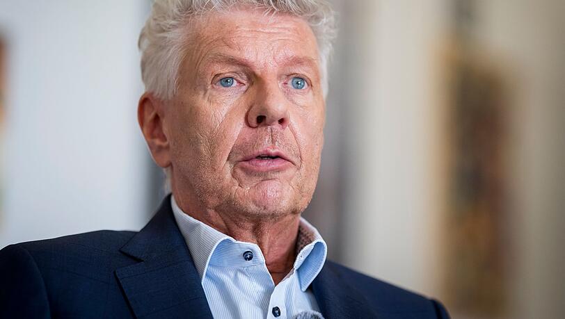 Münchens Oberbürgermeister Dieter Reiter (SPD) muss sich an der Schulter operieren lassen.