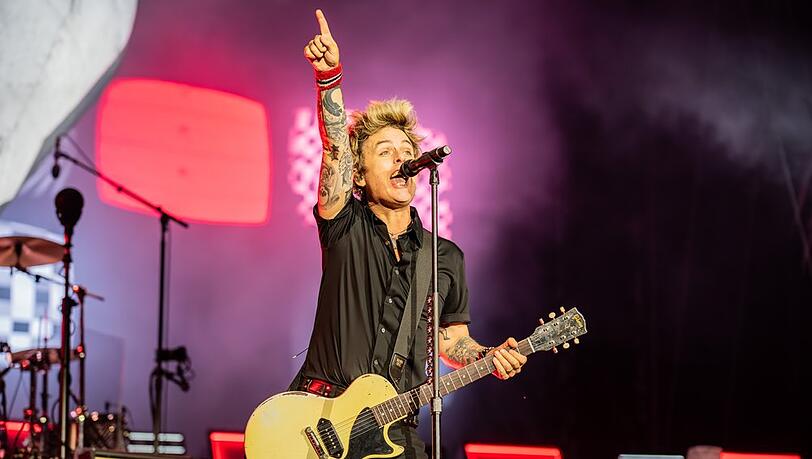 Auch Billie Joe Armstrong ver&ouml;ffentlichte mit Green Day bereits einen Weihnachtssong.