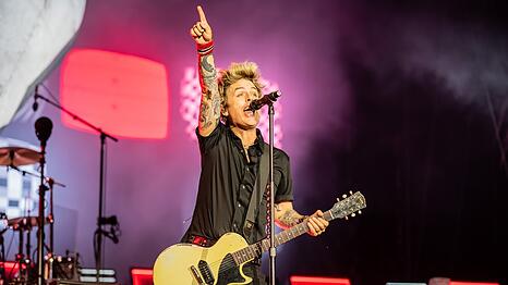 Auch Billie Joe Armstrong ver&ouml;ffentlichte mit Green Day bereits einen Weihnachtssong.