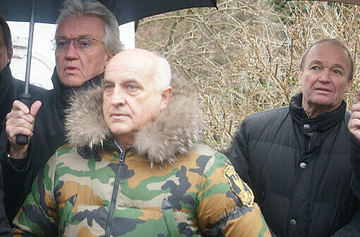 Trauern um Bittl (v. r.): Manfred Happach (&bdquo;Media Markt&ldquo;), Trachten-Tycoon Alexander Munz und &bdquo;Lord von Giesing&ldquo; Manfred Kottmayr.
