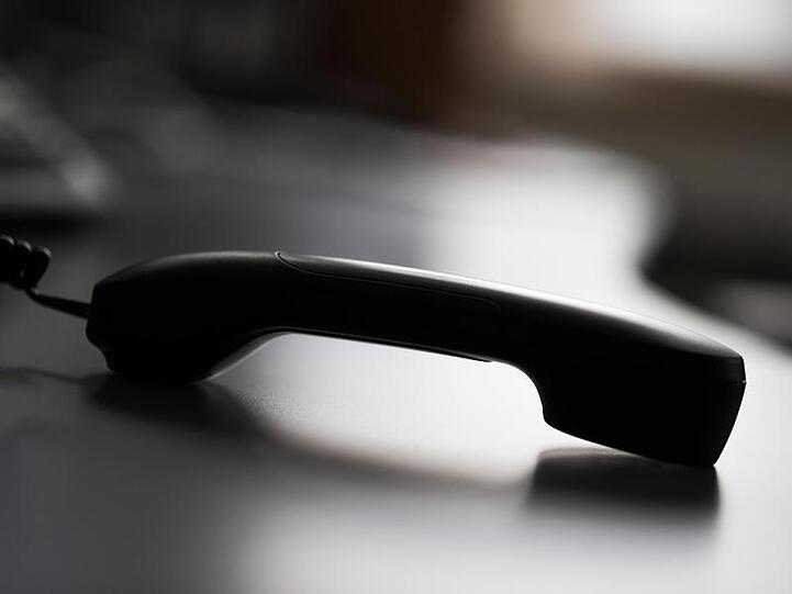 Die Bundesregierung muss eine europäische Richtlinie zum Schutz von Hinweisgebern umsetzen - möglichst umfassend, fordern Verbände.