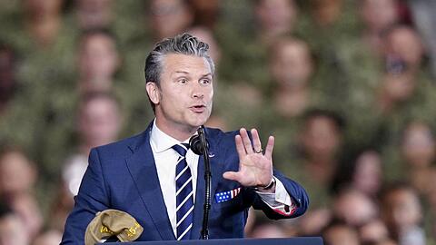 Verkündet schon wieder einen tödlichen US-Angriff auf ein Boot im Pazifik - Pentagon-Chef Hegseth.