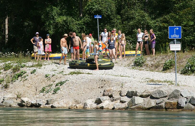 Eine Flußfahrt, die ist lustig! Die AZ hat sich auf einem Floß in die Isarfluten gestürzt. Bilder zum Genießen - Eine Floßfahrt in vielen Fotos. Viel Spaß beim Klicken!