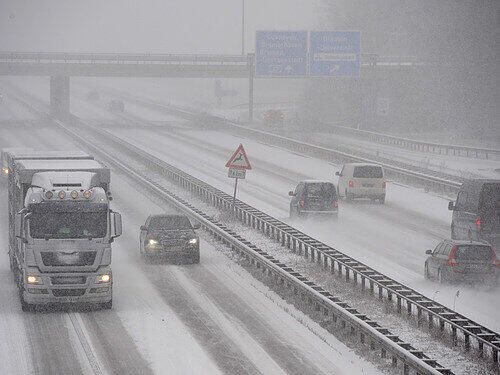 Blitzwinter in NRW: Die Bilder vom Schneechaos