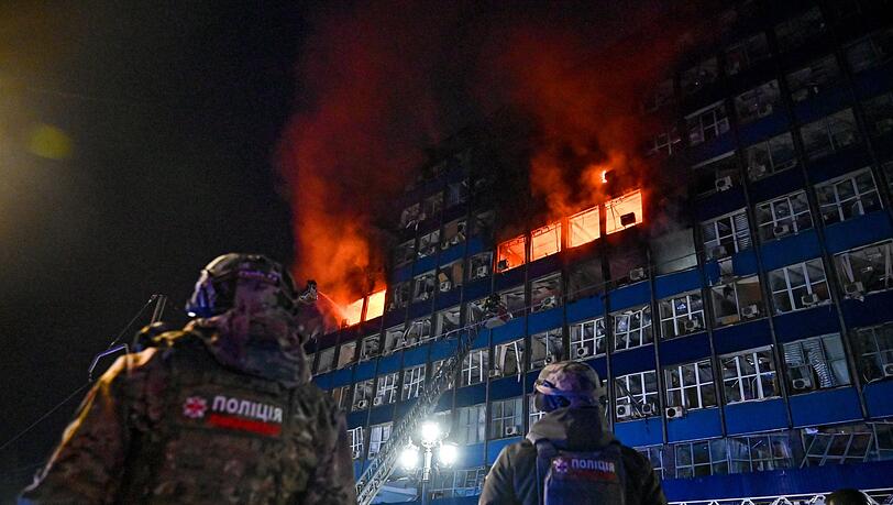 Russische Luftangriffe zerstören täglich auch zivile Objekte in der Ukraine. (Archivbild)