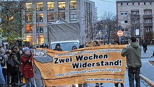 Protestmarsch durch die Nürnberger Innenstadt.