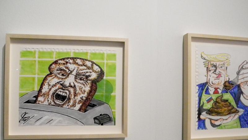 Die Arbeiten "Trump is Toast" (L) und "Not A Pie!" (R) von Jim Carrey. Die Arbeiten "Trump is Toast" (L) und "Not A Pie!" (R) von Jim Carrey.