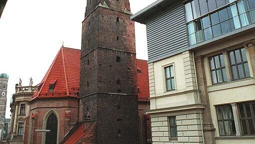 Der Dieb ließ sich in die Salvatorkirche einsperren. Der Dieb ließ sich in die Salvatorkirche einsperren.