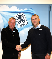 Willkommen in Giesing: Der neue Löwen-Trainer Markus Kauczinski (l.) mit Interimsgeschäftsführer Manfed Paula Willkommen in Giesing: Der neue Löwen-Trainer Markus Kauczinski (l.) mit Interimsgeschäftsführer Manfed Paula