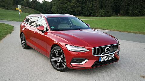 Der V60 ist die aktuelle Inkarnation von Volvos Kombi-Kompetrenz in der Mittelklasse.