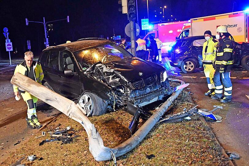 Von der A8 bei Unterhaching bis zum Mittleren Ring bei Ramersdorf: In der Nacht hat ein Unfallflüchtiger die Beamten der Verkehrspolizei Holzkirchen und der Polizei in München in Atem gehalten.