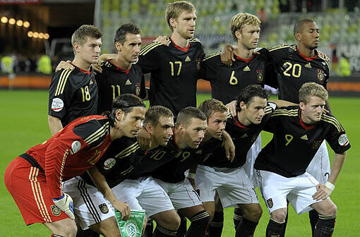 Demgemäß nur bedingt zufrieden nach dem Spiel: die deutsche Nationalmannschaft. Im Bild posiert sie zum Gruppenfoto.