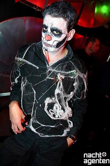 Halloween OP Kölsch im neuraum. Mehr Bilder unter: www.nachtagenten.de.