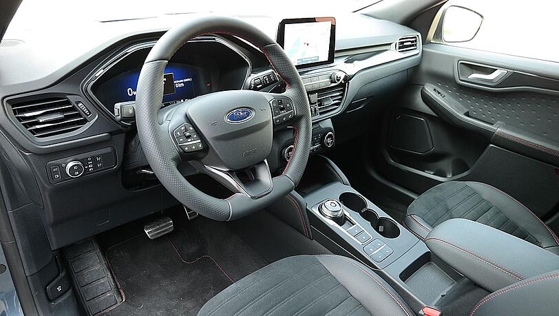 Alles klar: Die Bedienung des Kuga ist einfach, die Instrumente in der ST-Line sind grundsätzlich digital. Alles klar: Die Bedienung des Kuga ist einfach, die Instrumente in der ST-Line sind grundsätzlich digital.