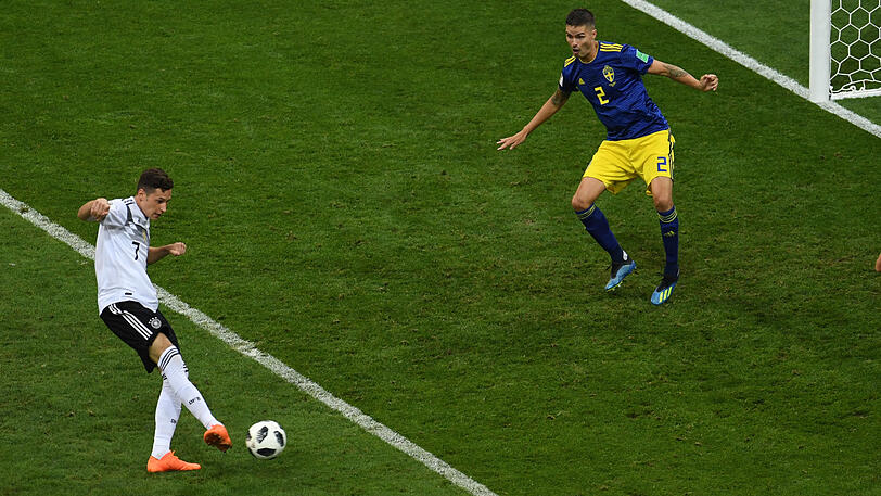JULIAN DRAXLER, Note 6:
Als Confed-Cup-Kapitän zum besten Spieler des Turniers gewählt. Ein Jahr später nach zwei Startelf-Einsätzen von Löw aus der Mannschaft genommen.