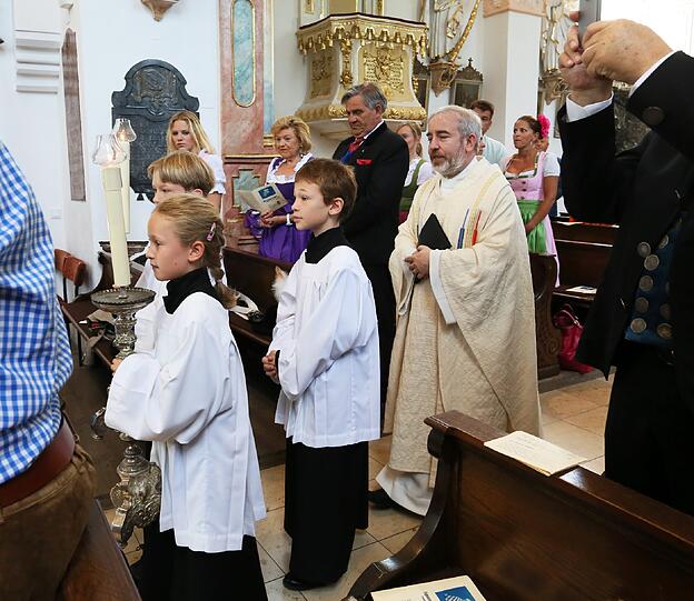 Filser-Fahnenweihe in der Heilig-Kreuz-Kirche in Forstenried. Die Bilder.