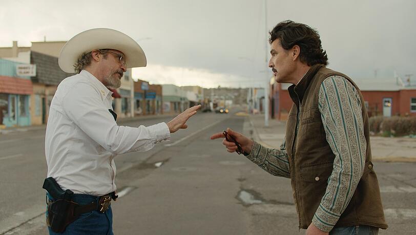 Der Western „Eddington“ mit Joaquin Phoenix (links) und Pedro Pascal bekommt von den internationalen Kritikern die schlechteste Benotung aller bislang im Wettbewerb gezeigten Filme. Der Western „Eddington“ mit Joaquin Phoenix (links) und Pedro Pascal bekommt von den internationalen Kritikern die schlechteste Benotung aller bislang im Wettbewerb gezeigten Filme.