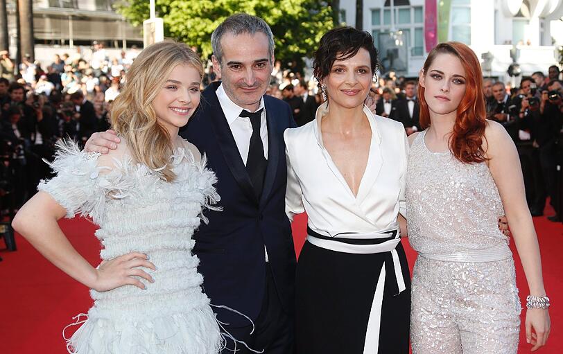 Von links: Chloe Grace Moretz, Olivier Assayas, Juliette Binoche und Kristen Stewart