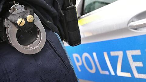 In München sind zwei Einsätze der Polizei eskaliert. (Symbolbild)