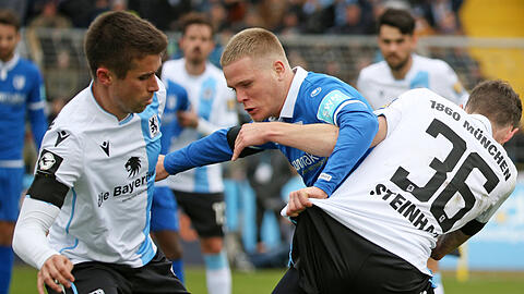 Kämpfen um den Ball: Stefan Lex und Phillipp Steinhart.