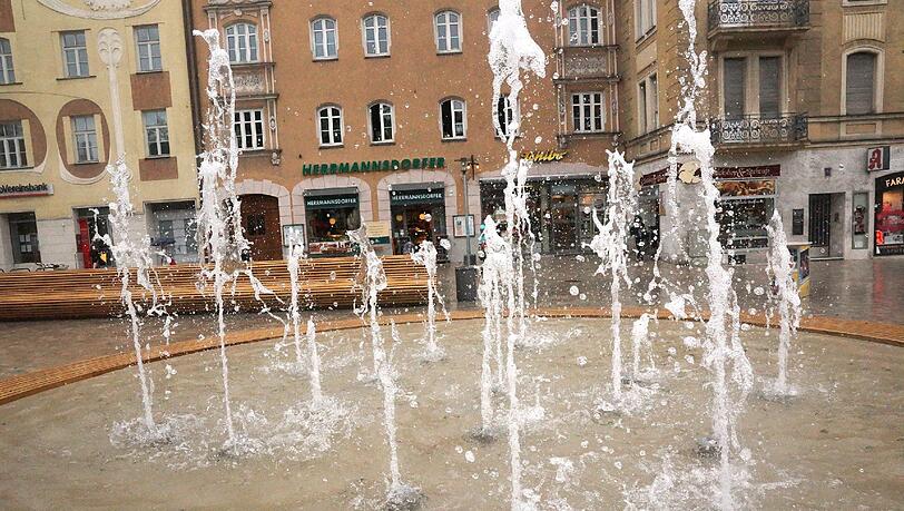 So sieht der Brunnen aus, wenn er funktioniert. Eigentlich ganz nett, oder? So sieht der Brunnen aus, wenn er funktioniert. Eigentlich ganz nett, oder?