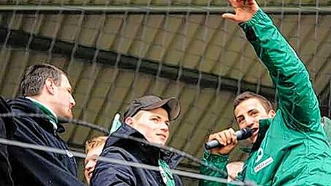 Fürths neuer Zaunkönig: Auch am Saisonende will Sercan Sararer hautnah mit den Kleeblatt-Fans jubeln.