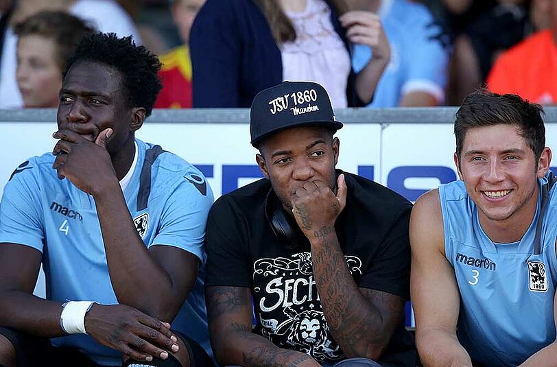 Am Freitagabend fand das Testspiel zwischen dem TSV 1860 und dem FC Basel statt. Sascha Mölders rettete den Löwen durch ein Tor in den letzten Minuten das 1:1-Unentschieden. Die Bilder.